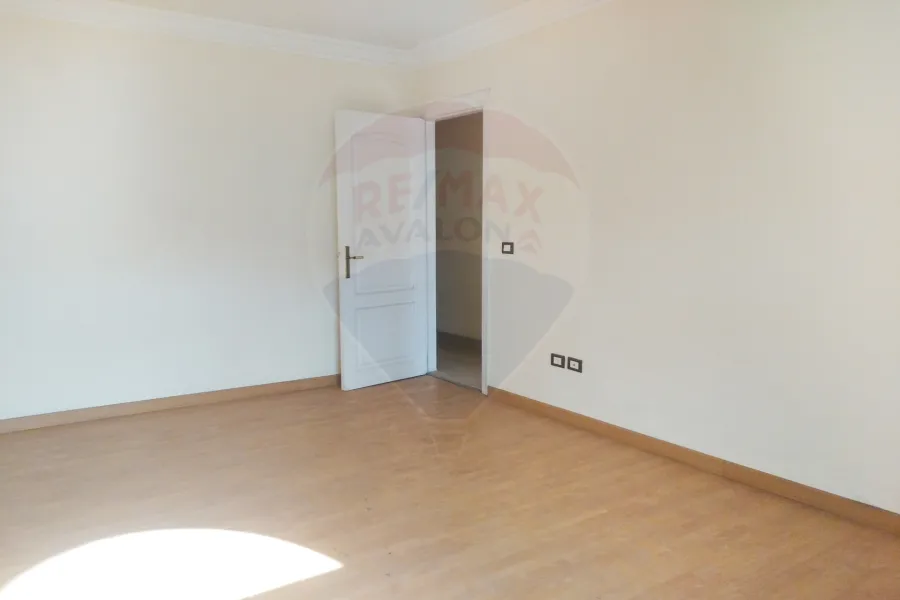 Apartment For Sale 225 m Smouha (Fawzy Moaz St.)