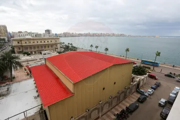 شقة اداري او سكني للايجار 100 م الأزاريطة (خطوات من البحر)