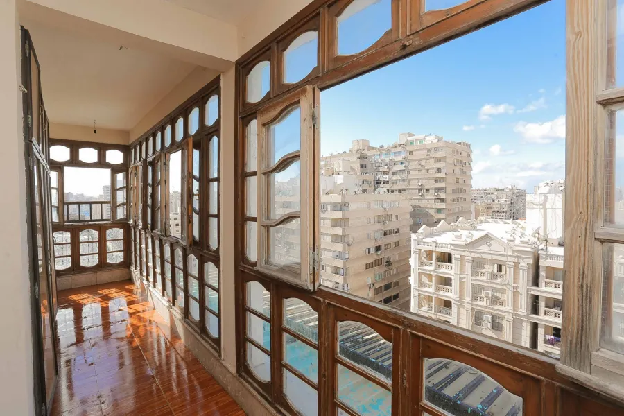 شقة للبيع 261م رشدي - على الترام مباشرة