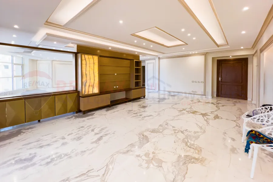 Apartment for sale 480 m Louran (directly on the sea - brand tower)