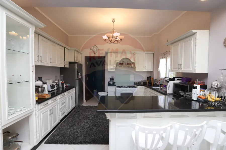 فيلا مسجلة للبيع 900 م كينج مريوط (امام استاد برج العرب)