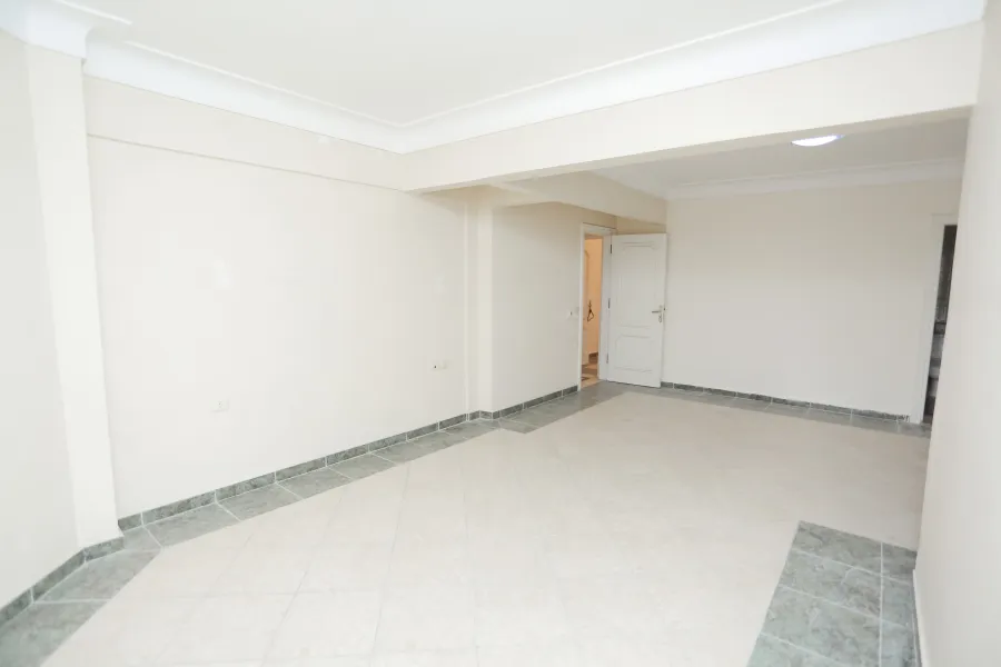 شقة للبيع 170م السرايا -علي البحر مباشرة