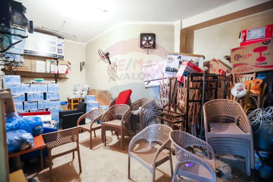 محل للبيع 200 م السيوف (مول تجاري - شارع اديب معقد)