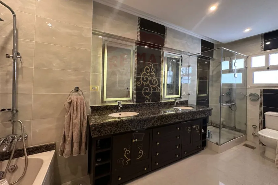 شقة للبيع 270 م  سموحة  (أمام قصر الأميرة فوزية)