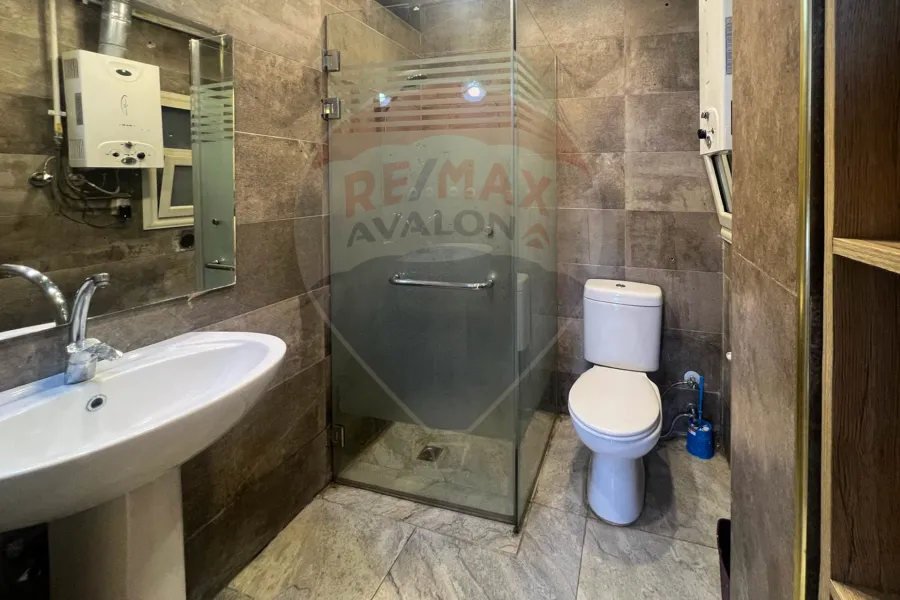 شقة دوبلكس للبيع 120 م جليم (علي البحر مباشرة)