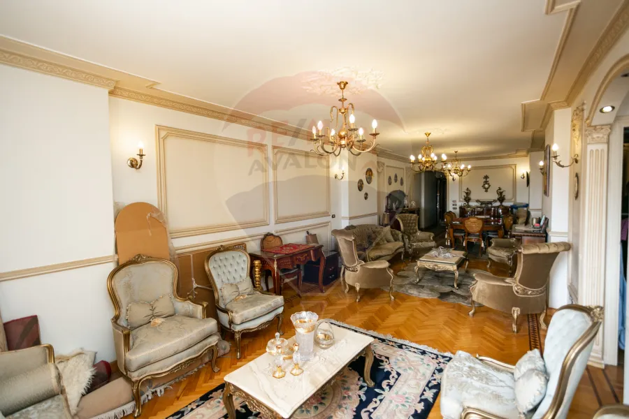 Apartment for sale 175 m Kafr Abdo (Steps from Kiroseiz Mall in front of Mostafa Kamel)