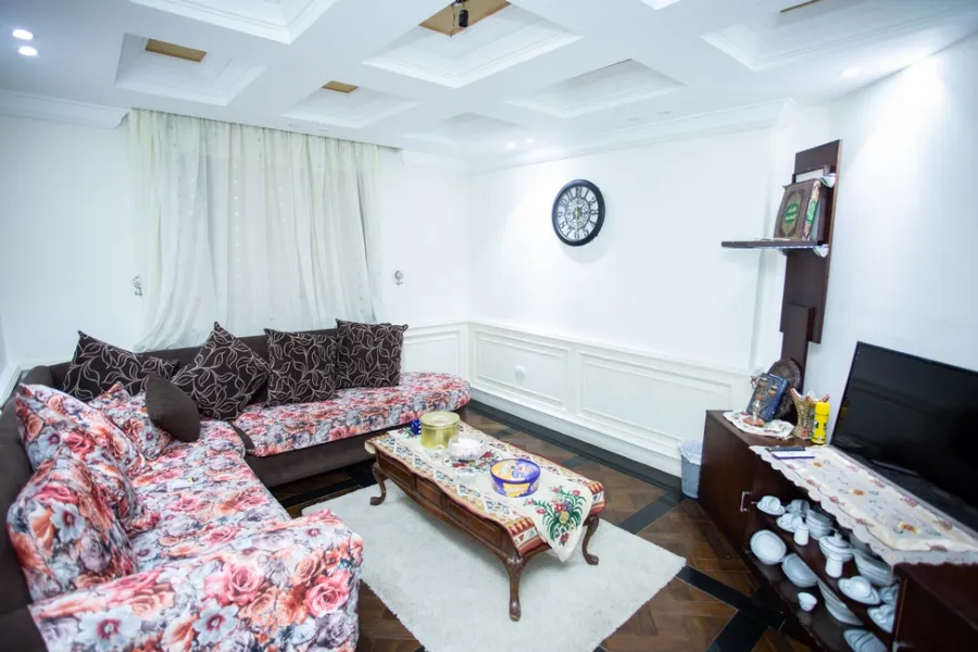 شقة فاخره للبيع 255م وابور المياه