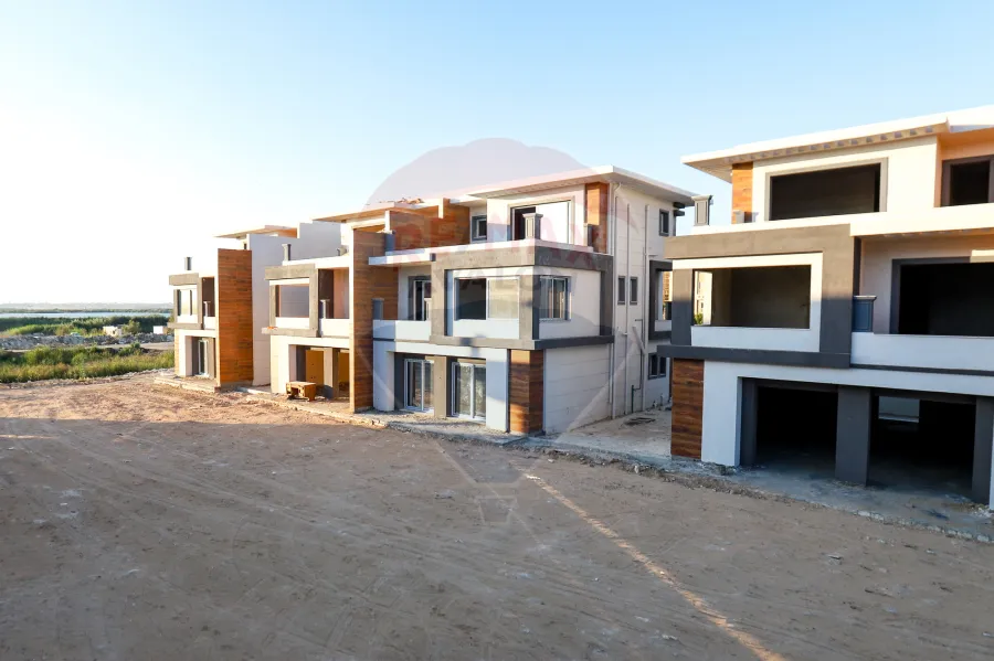 Stand alone villa for sale 270 m (Spring Star) King Mariout