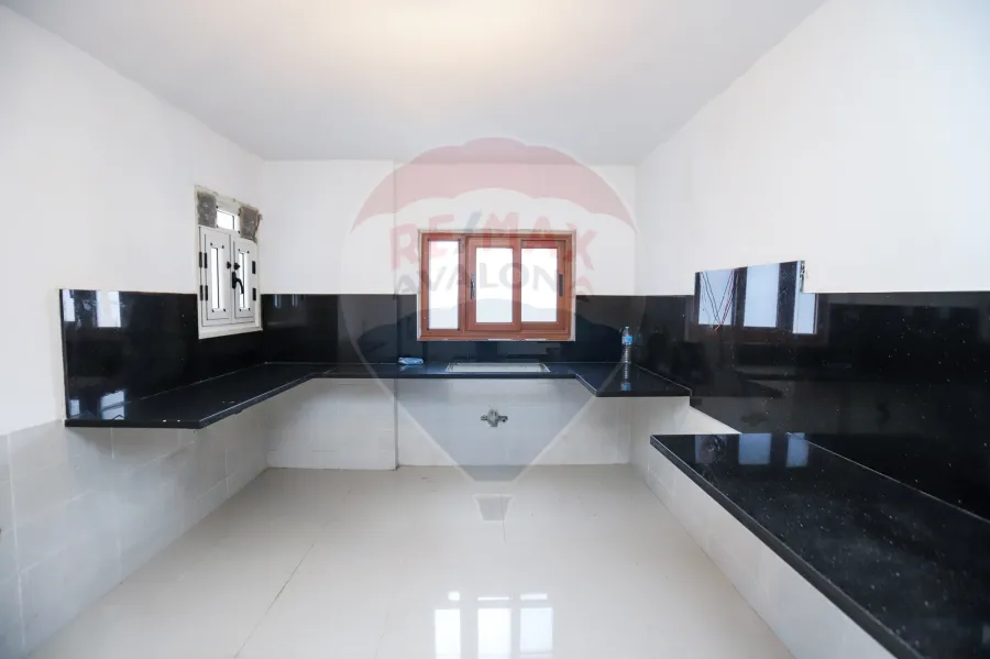 Apartment for sale 190 m Sporting (Steps from Sporting club.)