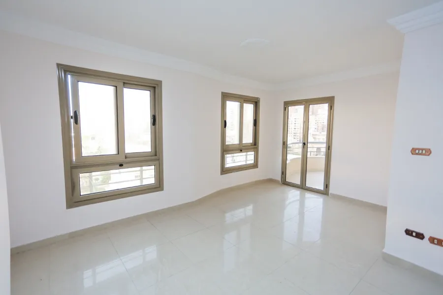 شقة للبيع أو الإيجار 130م سيدي جابر