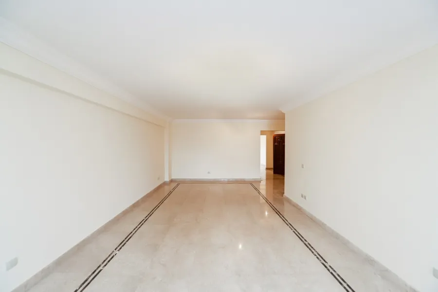 شقة للبيع 254م سابا باشا (عمارة السرايا رويال بلازا)