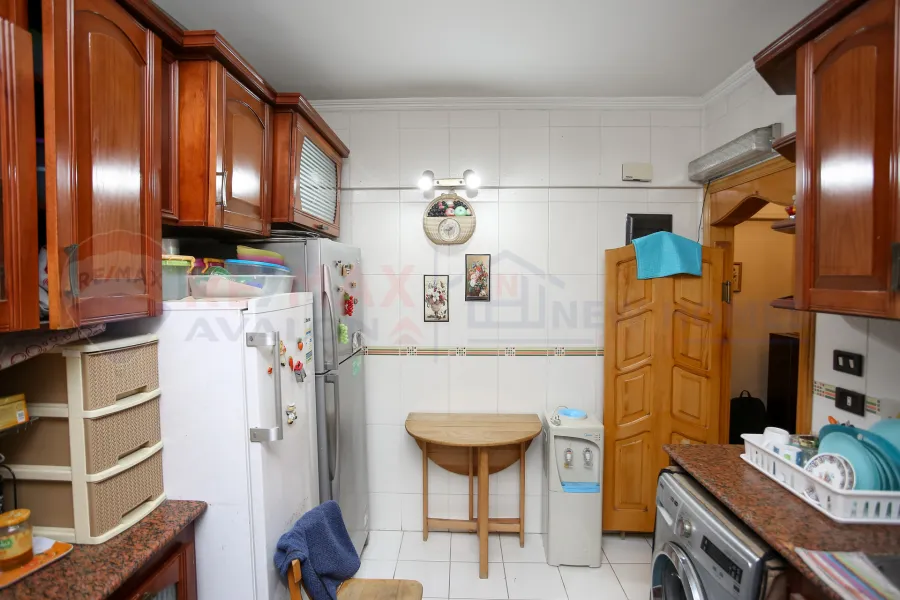 Apartment for sale 170 m Kafr Abdo (Sakina Bint Al Hussein St.)