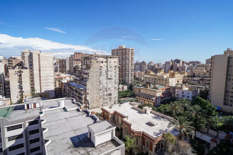 شقة للبيع 220 م لوران (ش الاقبال)