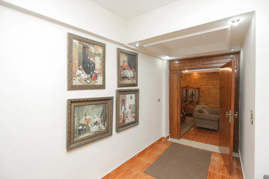 شقة للبيع 261م رشدي - على الترام مباشرة