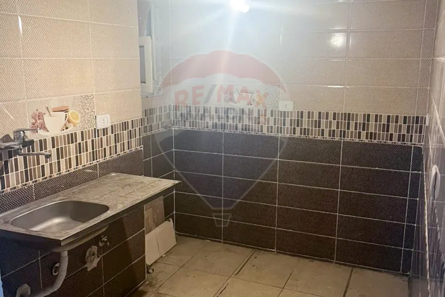 Apartment for rent 150 m Louran (steps from Abu Qir St.)