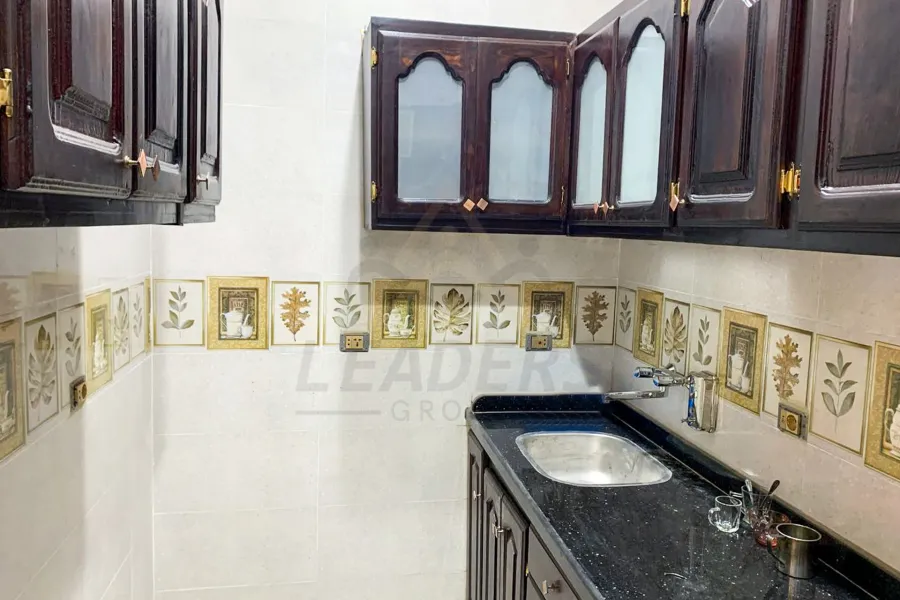 شقة للايجار 100 م الازاريطة (ش شامبليون)