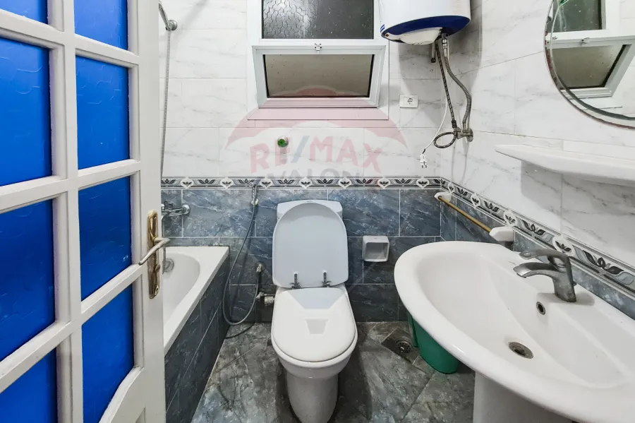 شقة للايجار المفروش 150 م لوران (خطوات من البحر)