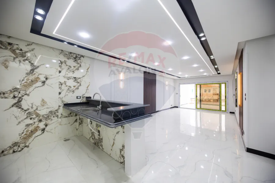 شاليه أرضي + حديقة للبيع الساحل (بالم بيتش)