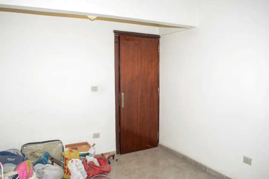 شقة للإيجار160م العجمي (الهانوڤيل طريق اسكندرية مطروح - بجوار حلوانى كلاسيك)