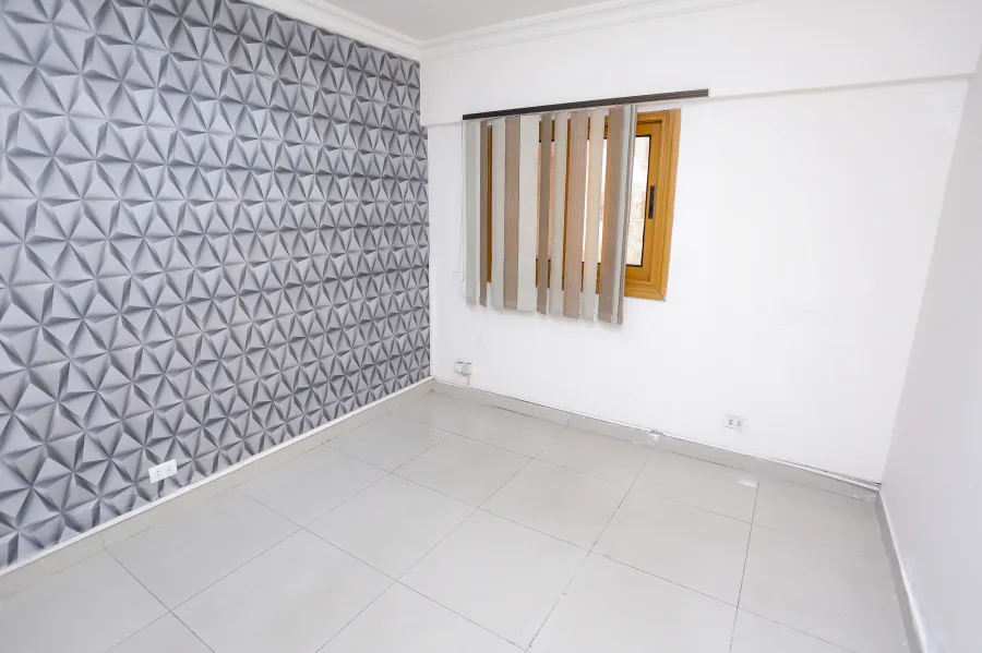 مكتب للإيجار 85م  كامب شيزار (ش بورسعيد) - 5000 ج شهرياً