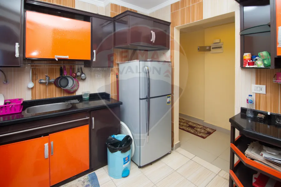 شقة للبيع 215 م كيلوباترا ( علي البحر مباشرة)