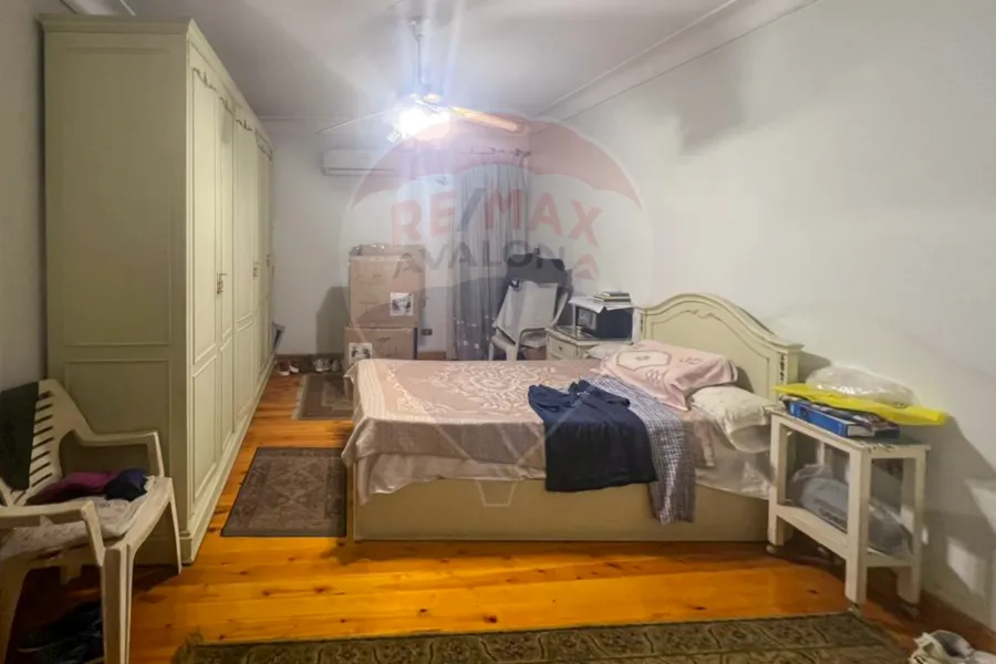 شقة للإيجار المفروش 212 م سموحة (ش كمال الدين صلاح)