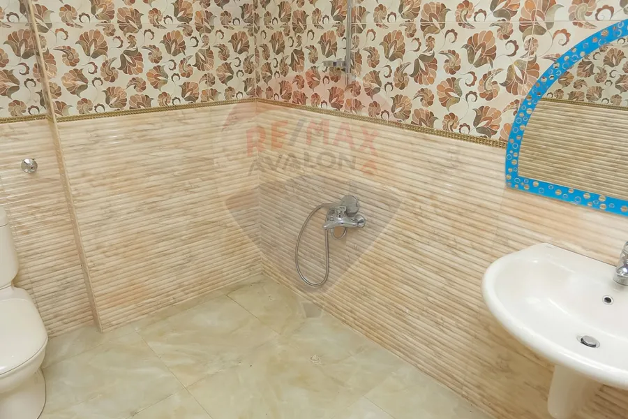 Apartment for sale 255 m Stanley (steps from the sea)