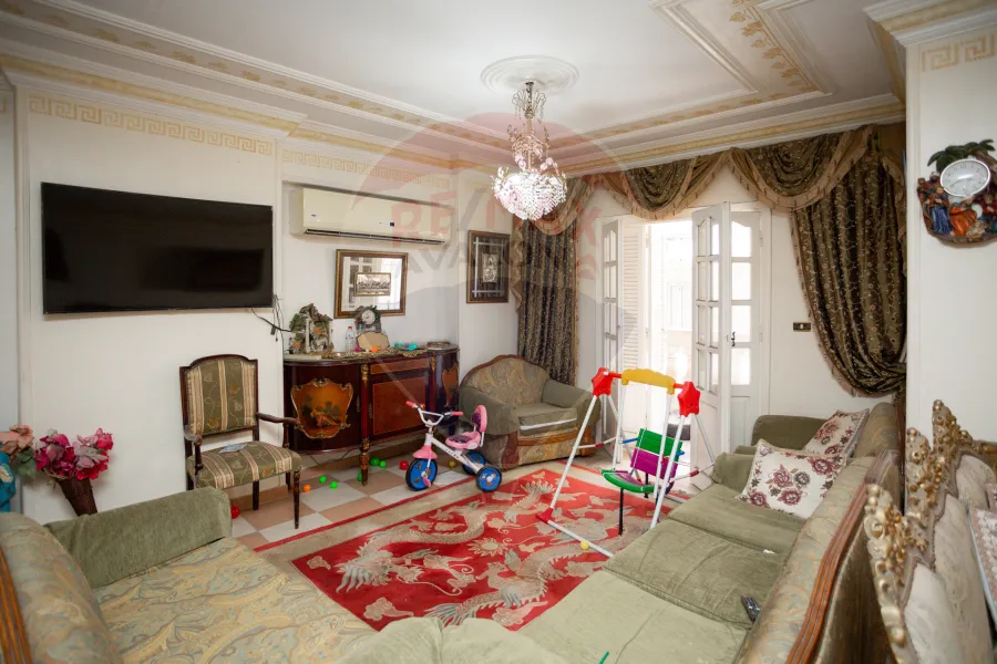 شقة للبيع 210 م كفر عبده (ش أبو قير)