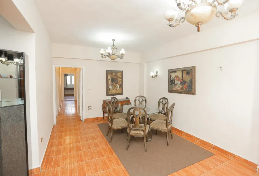 شقة للبيع 261م رشدي - على الترام مباشرة