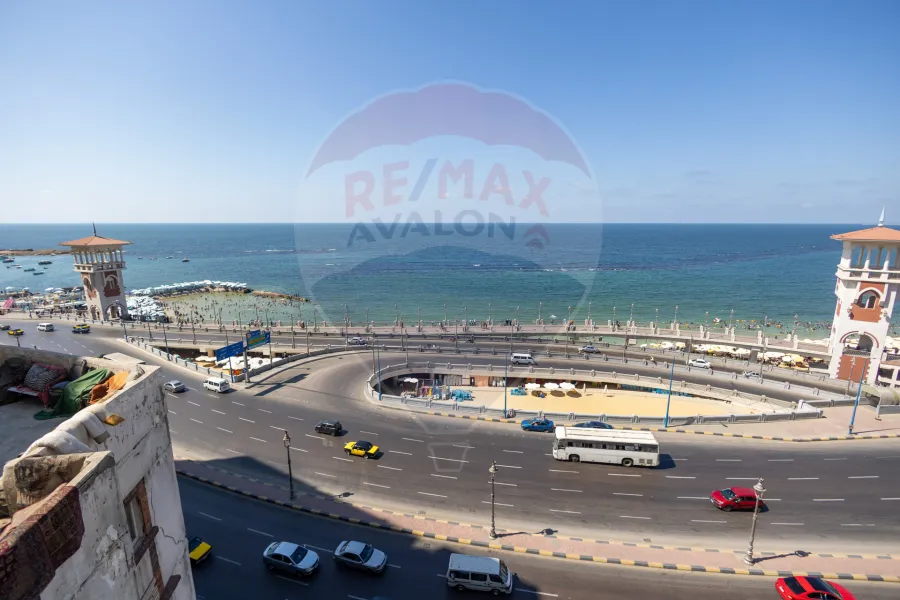 شقة للبيع 140 م المندرة (أمام كوبري 45 - على البحر مباشرة)