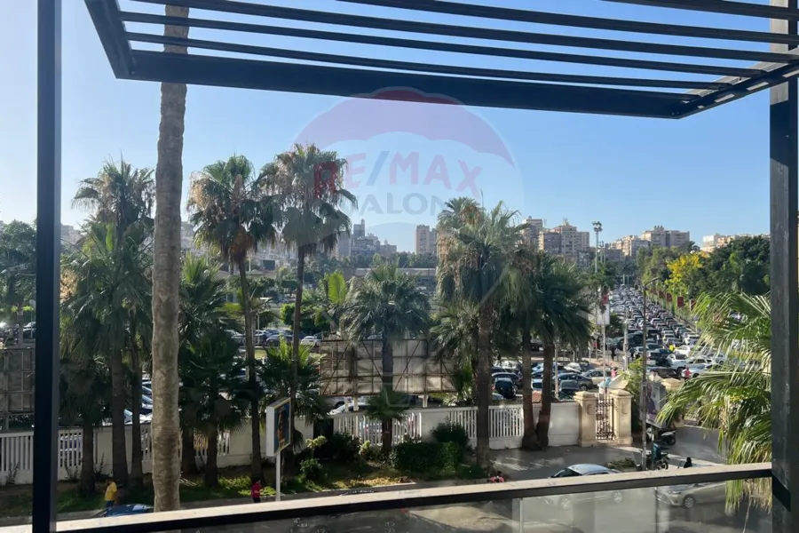 شقة للبيع 265 م سبورتنج (ش أبو قير - أمام نادي سبورتنج)