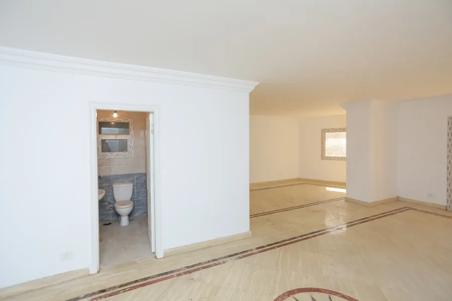 Apartment For Sale 210m Camp-chizar (Steps From University Bridge)