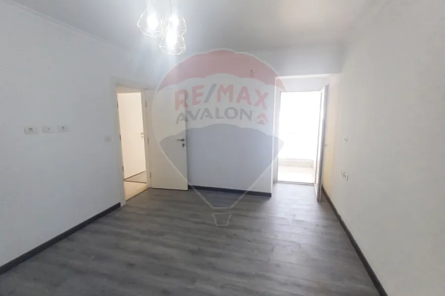 شقة للإيجار 173 م سموحة (جراند فيو)