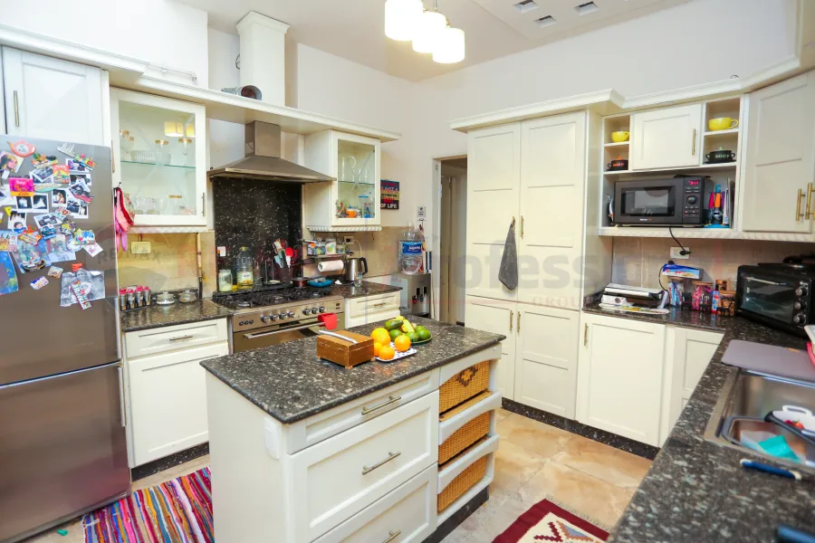 Residential/administrative apartment for rent 250 m El-Attarin (Hussein Hegazy St.)