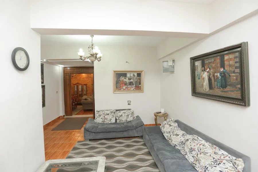 شقة للبيع 261م رشدي - على الترام مباشرة