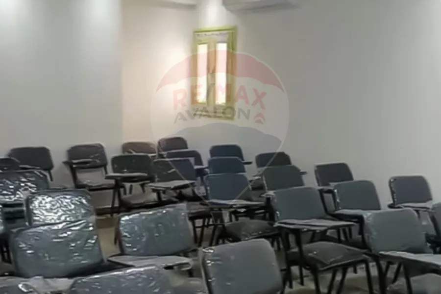 Furnished administrative unit for rent 260 m Sidi Gaber El-Sheikh (directly on the tram)