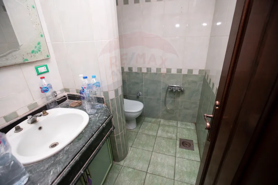 شقة اداري للايجار 125 م المنشية (ش النصر)