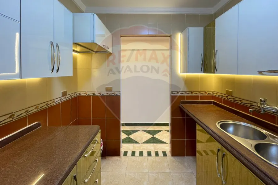 Apartment for rent 135 m Sidi Bishr (branching off Gamal Abdel Nasser Street)