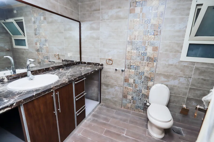 شقة للبيع 297 م الشاطبي (امام حديقة الشلالات)