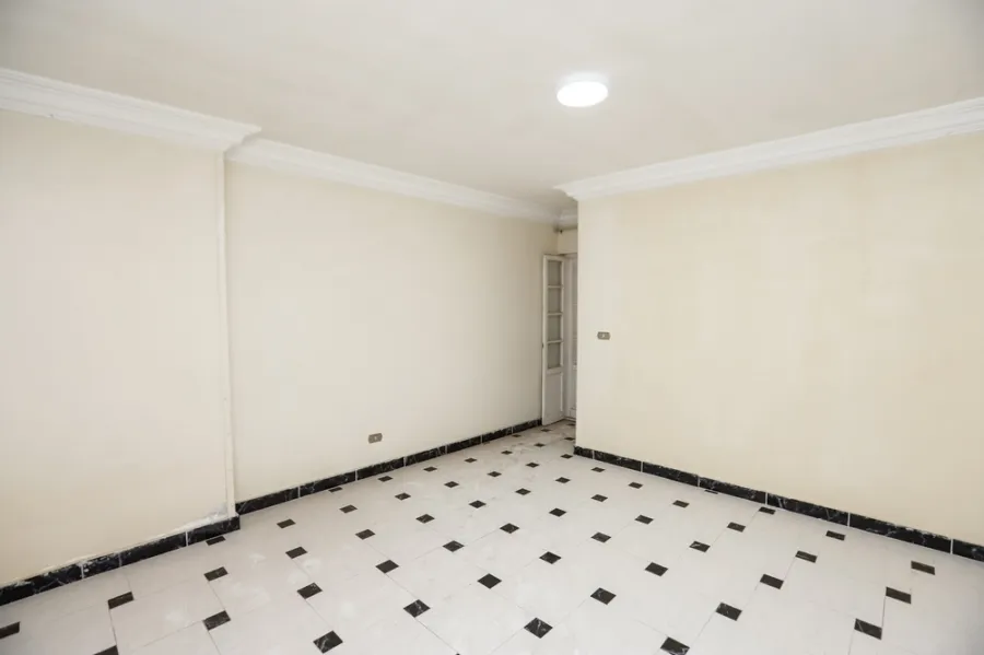 Apartment For Sale 155m Sidi Beshr (Khaled Ibn El-Waleed St. Near To Hilton Cornich Hotel)