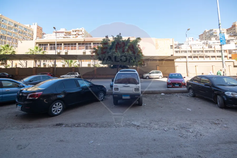 محل للبيع 15 م ميامي (ش اسكندر ابراهيم)