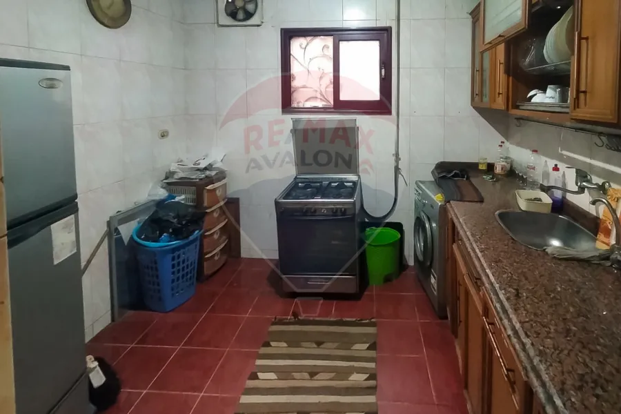 شقة للإيجار 130 م ميامي (جمال عبد الناصر مباشره)