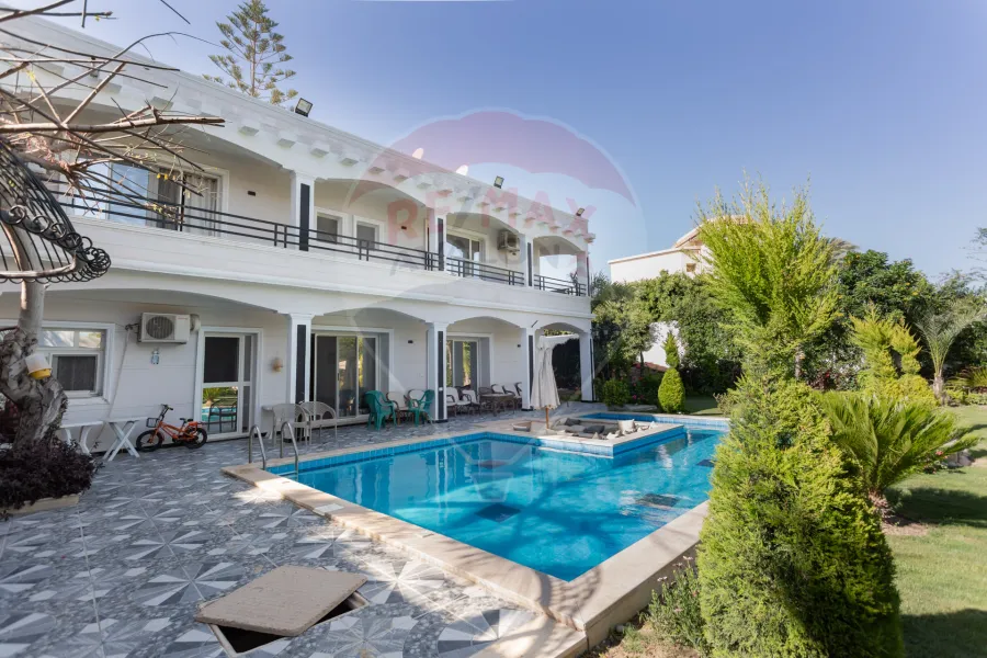 Villa for sale 1,000 m Al-King Mariout (New king St.) - 12,000,000 EGP