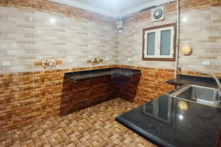 شقه للإيجار 160 م وابور المياه ( كمبوند البركه)