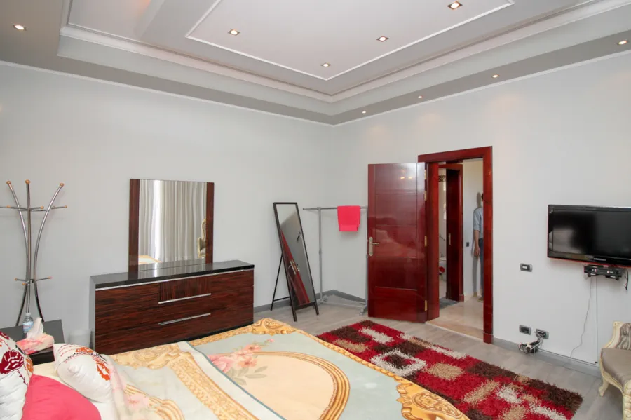 فيلا مسجلة للبيع 2800م كينج مريوط  (كمبوند  LakeSide)