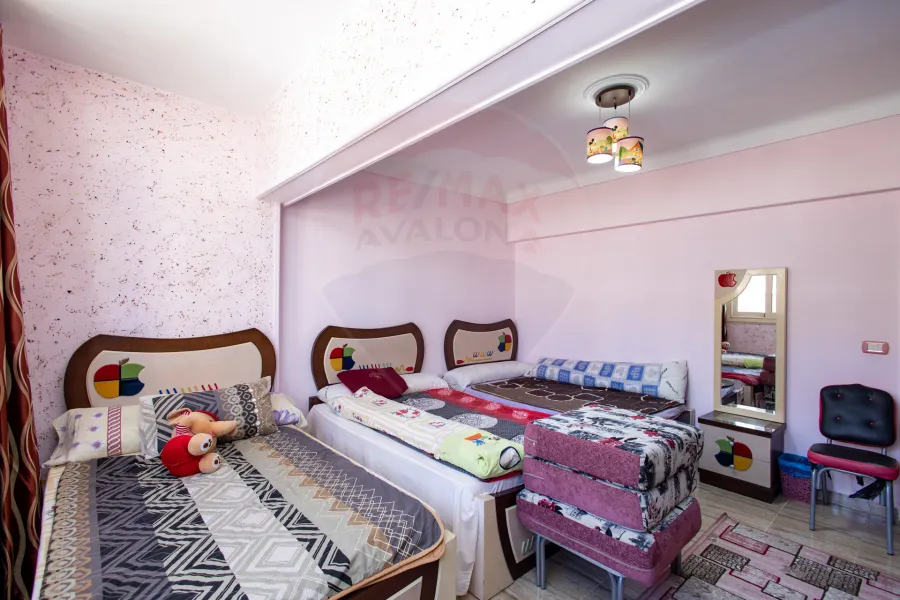 شقة للبيع 140 م ميامي (ش جمال عبد الناصر مباشره)