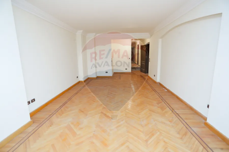 شقة للبيع 245 م رشدي ( ش عبد الحميد العبادي )