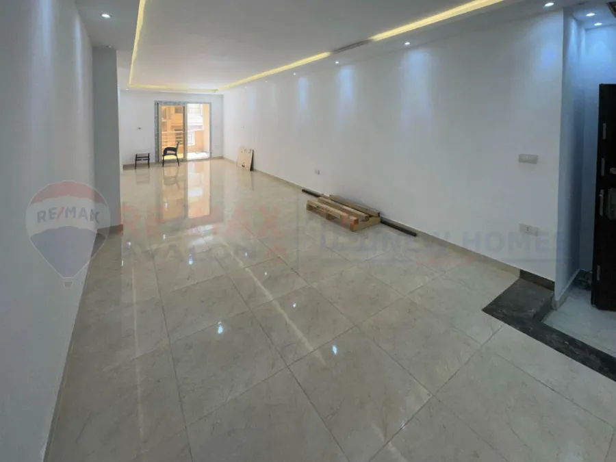 شقة للبيع 210 م جليم (بالقرب من البحر)