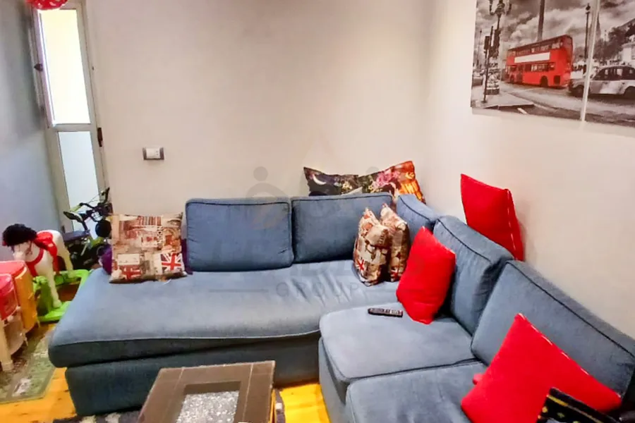 شقة للبيع 142 م سبورتنج (خطوات من البحر)