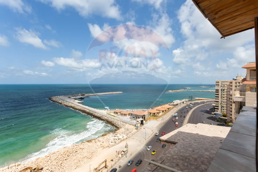 Apartment for sale 175 m Louran (Directly on the sea)